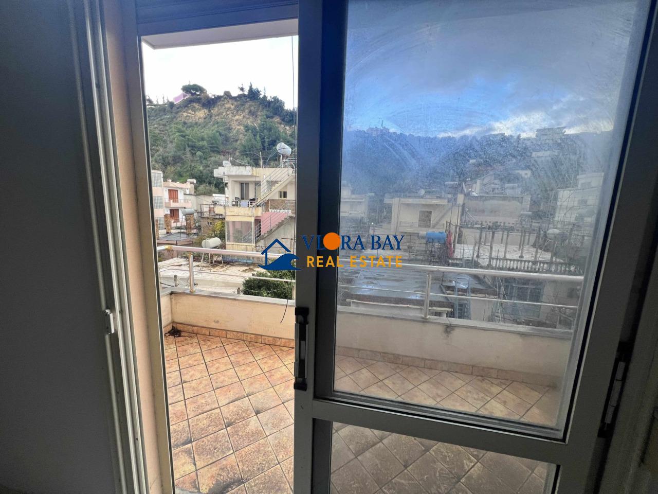 Ballkoni i dhomes se gjumit